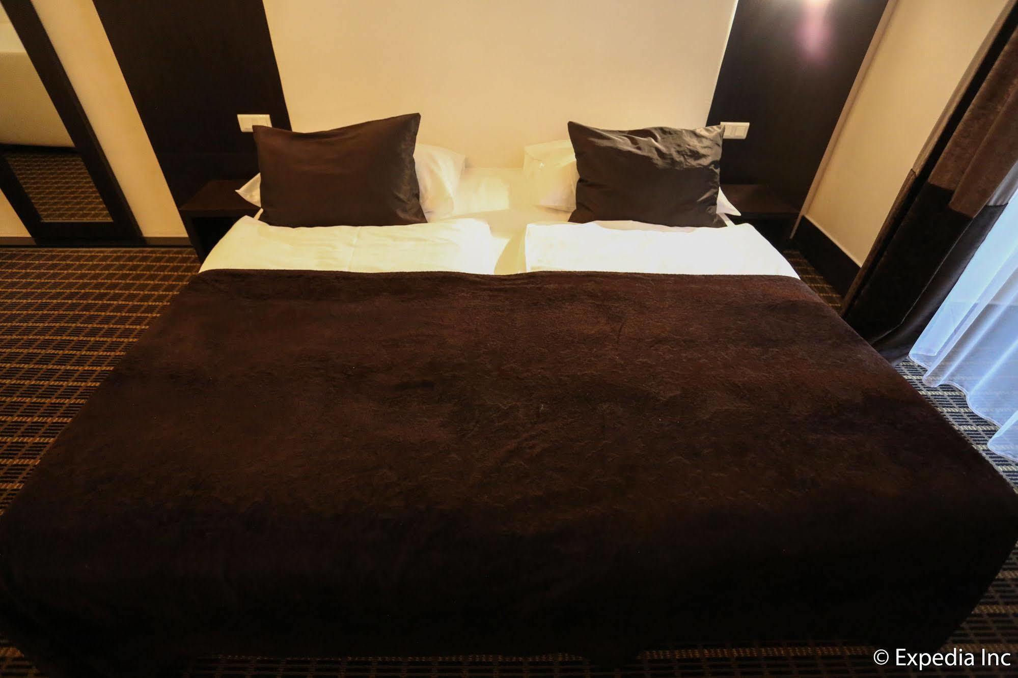Aparthotel Old Town Square By Emblem Prag
