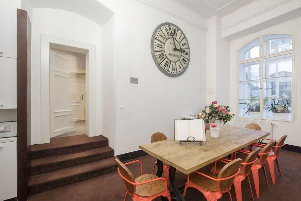 Casco Antiguo Square Y Residencia 5* Praga